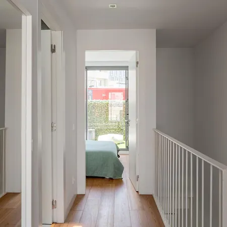 The Urban Oasis Elegant 2 Bedroom Duplex In Apartmán Lisboa