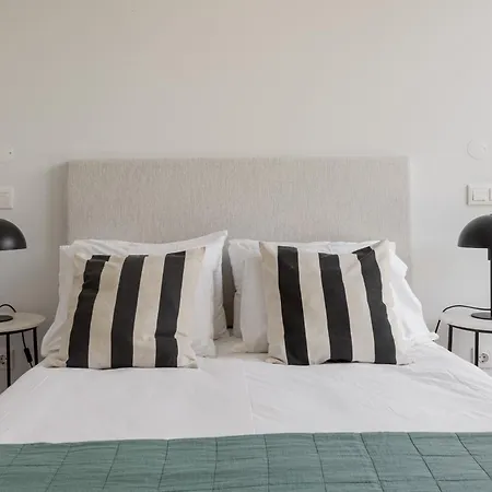 The Urban Oasis Elegant 2 Bedroom Duplex In * Lizbona