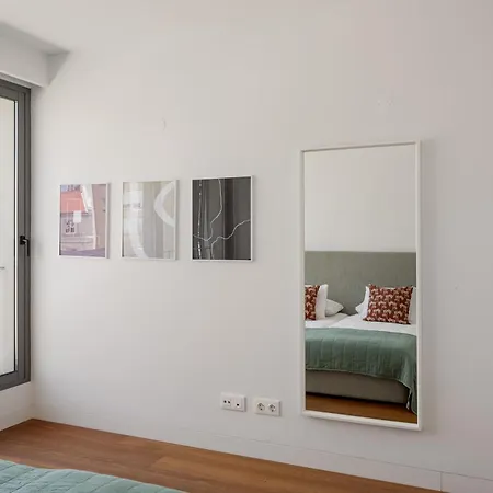 The Urban Oasis Elegant 2 Bedroom Duplex In * Lizbona