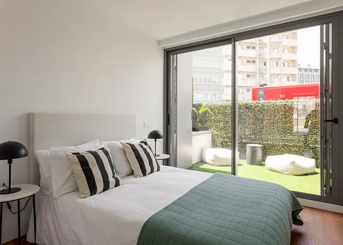 The Urban Oasis Elegant 2 Bedroom Duplex In Apartman Lisboa