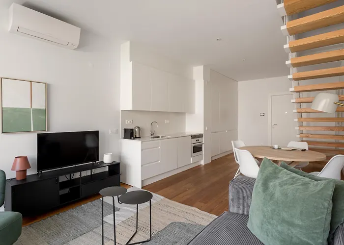 The Urban Oasis Elegant 2 Bedroom Duplex In * Лиссабон