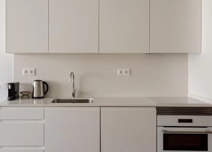 The Urban Oasis Elegant 2 Bedroom Duplex In * Лиссабон
