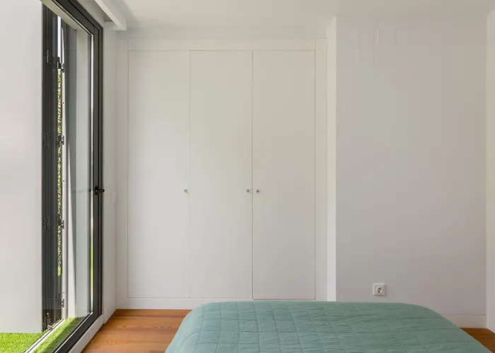 Апартаменты The Urban Oasis Elegant 2 Bedroom Duplex In