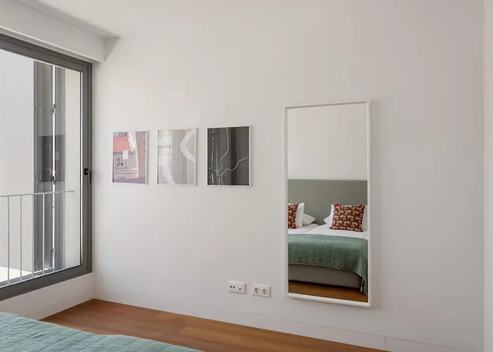 The Urban Oasis Elegant 2 Bedroom Duplex In * Лиссабон