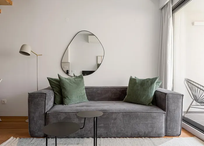 The Urban Oasis Elegant 2 Bedroom Duplex In Апартаменты Лиссабон